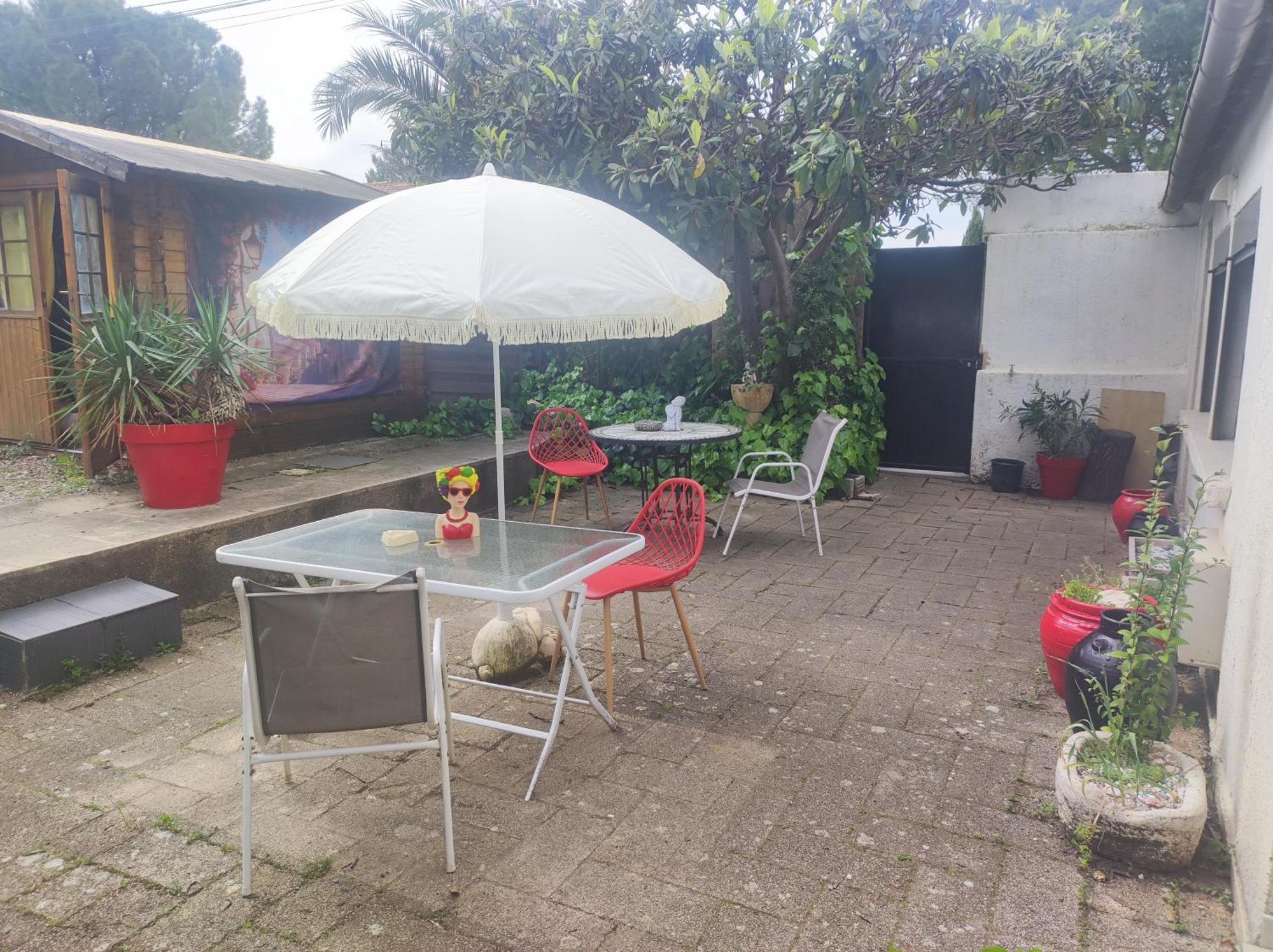 Apartamento Ingrid Mary Nimes Exterior foto